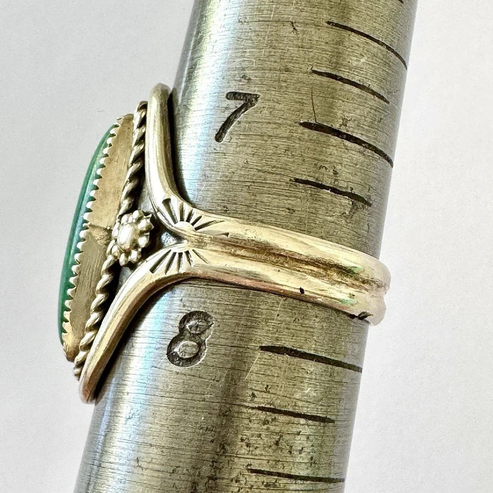 VTG Navajo Green Malachite Ring Sz 7.5 Sterling Flower Signet 1960s Old Native